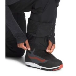 The North Face Chakal Pant - Men's -Ski Series fw22 nf0a5iyv jk3 modelalt1