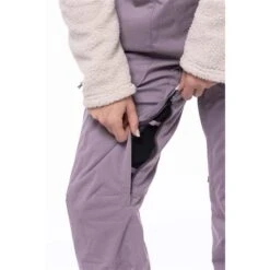 686 Black Magic Insulated Bib - Women's -Ski Series fw23 686 womensblackmagicinsulatedbib dustyorchidgeojacquard 3