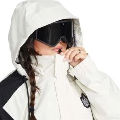 Volcom Melancon Gore-Tex Jacket - Women's -Ski Series fw23 volcom womensmelancongoretexjacket offwhite 4